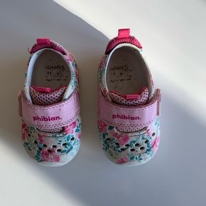 Stride Rite Phibian Shoe